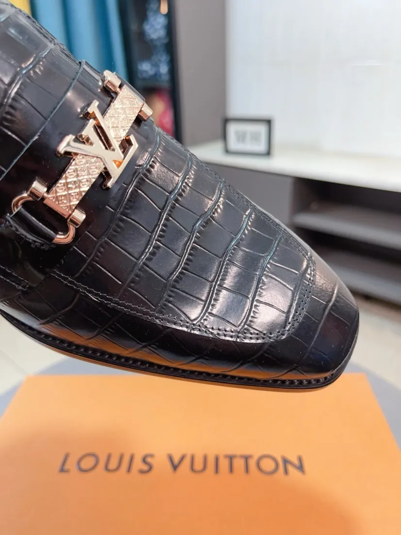Men's men's shoes 💰500🌸🌸 [Louis Vuitton (LV)] High-end business formal leather shoes 🍀 luxurious and elegant style, both practicality and style, professional focus on details and quality, counter original 1⃣️: 1⃣️ ultra-accurate reproduction 👍🏻! Material: The upper is made of imported original calfskin➕imported Italian cowhide leather. Original anti-slip and wear-resistant outsole! Code number: 38--44 (45 customized)